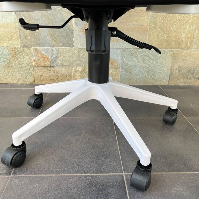 Офисное кресло из сетки Prestige Mesh 009 Белый, Prestige, для офиса Сетка