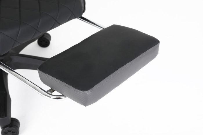 Комп‘ютерне крісло із підставкою для ніг CARBON Quattro Gaming Чорно-сірий